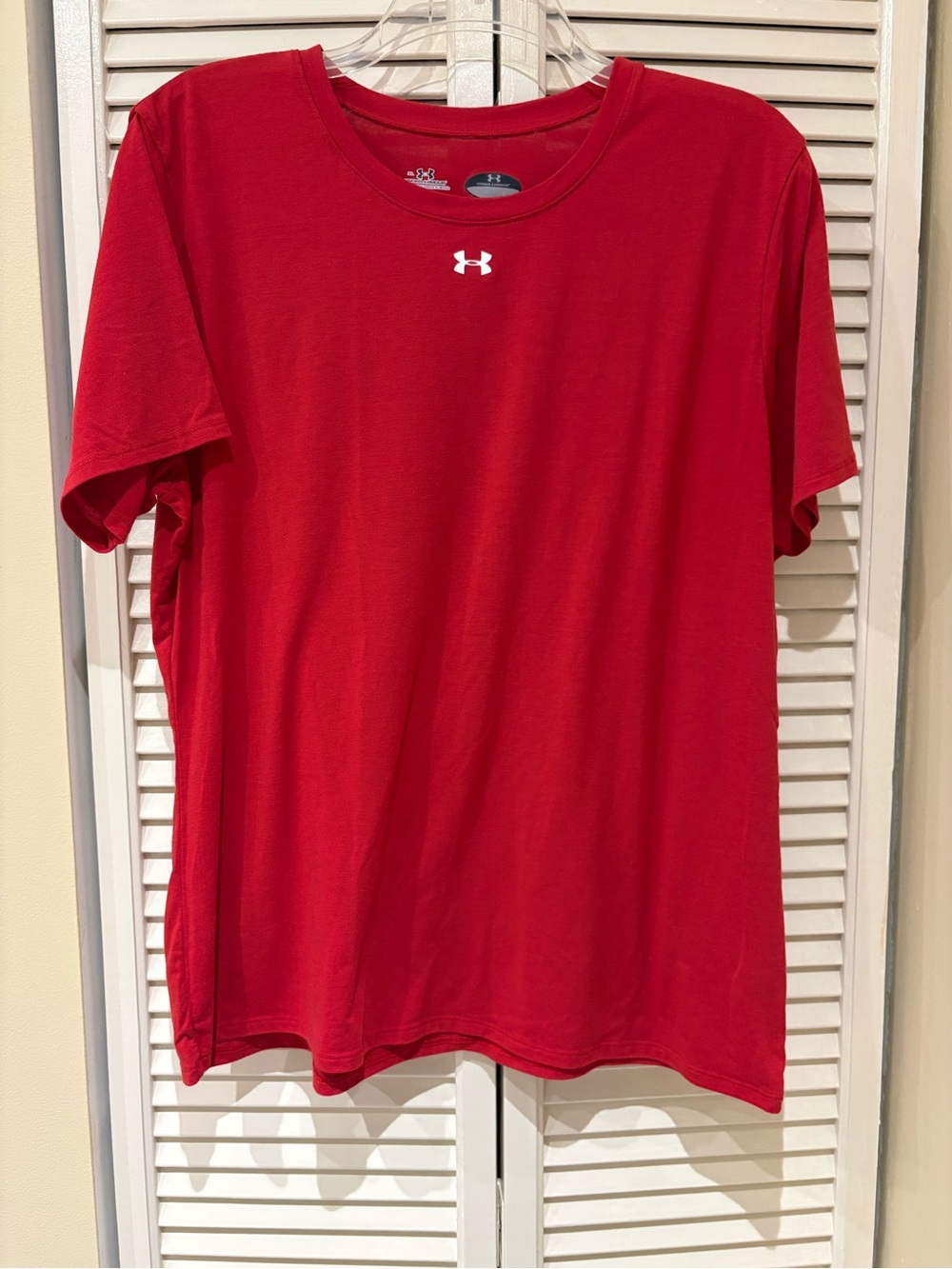 Women’s Under Armour Red Short Sleeve Crew Neck Performance Tee